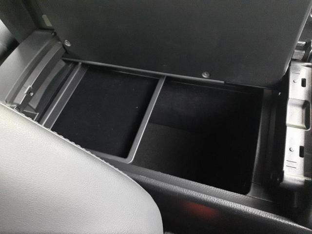 クラウンクロスオーバー 4WD Gアドバンスドレザーパッケージ 新品タイヤ/保証書/ディスプレイオーディオ/デジタルインナーミラー/衝突安全装置/シートヒーター 前席/全方位モニター/車線逸脱防止支援システム/シート 合皮/ヘッドランプ LED/USBジャック(31枚目)