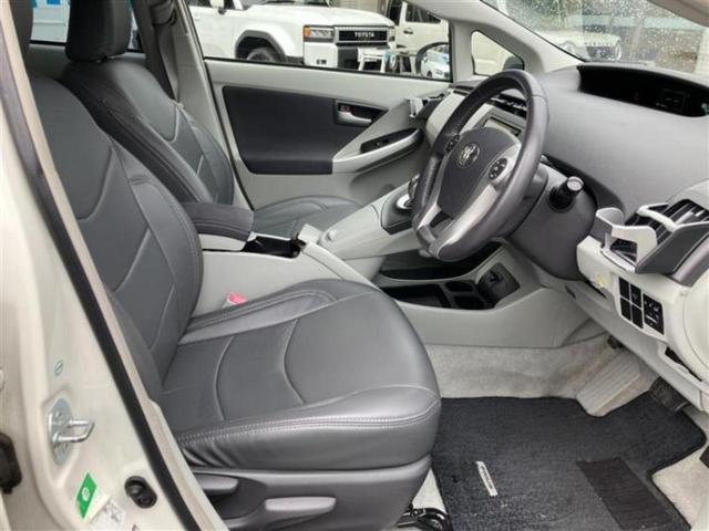 プリウス S LEDエディション 保証書/純正 SDナビ/ドライブレコーダー 社外/ヘッドランプ LED/Bluetooth接続/ETC/アイドリングストップ/バックモニター/フルセグTV/エアバッグ 運転席/エアバッグ 助手席(4枚目)