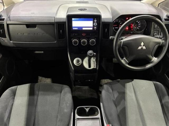 デリカD:5 4WD M 保証書/社外 SDナビ/フリップダウンモニター 社外 10.1インチ/電動スライドドア/ヘッドランプ HID/Bluetooth接続/ETC/EBD付ABS/横滑り防止装置/フルセグTV 後席モニター(4枚目)