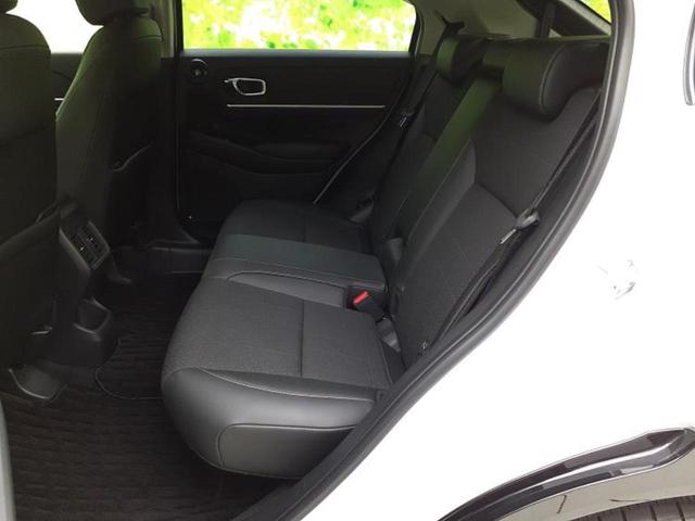 ヴェゼル ｅＨＥＶ　Ｚ　保証書／純正　ＳＤナビ／衝突安全装置／シートヒーター／全方位モニター／車線逸脱防止支援システム／シート　ハーフレザー／電動バックドア／ドライブレコーダー　前後／ヘッドランプ　ＬＥＤ／ＵＳＢジャック（7枚目）