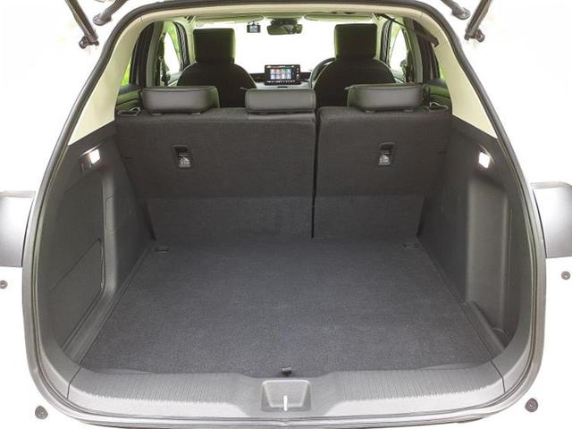 ヴェゼル ｅＨＥＶ　Ｚ　保証書／純正　ＳＤナビ／衝突安全装置／シートヒーター／全方位モニター／車線逸脱防止支援システム／シート　ハーフレザー／電動バックドア／ドライブレコーダー　前後／ヘッドランプ　ＬＥＤ／ＵＳＢジャック（8枚目）