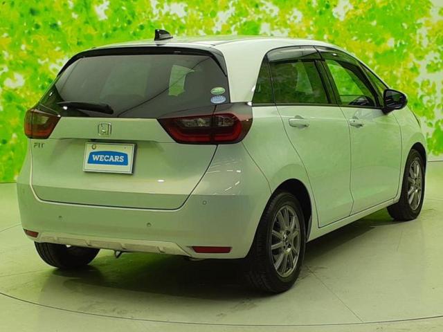 フィット ホーム 保証書/純正 SDナビ/衝突安全装置/車線逸脱防止支援システム/シート ハーフレザー/ヘッドランプ LED/Bluetooth接続/ETC/EBD付ABS/横滑り防止装置/アイドリングストップ(3枚目)