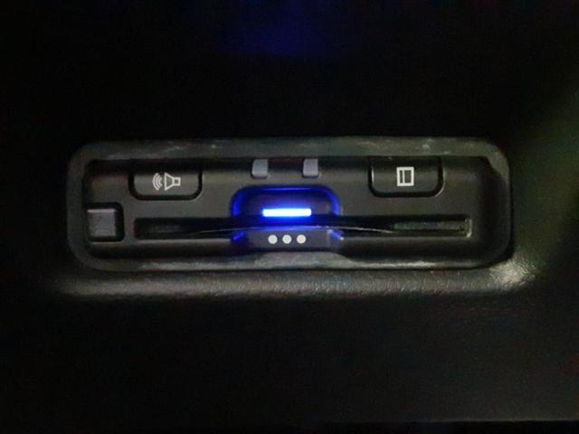 フィット ホーム 保証書/純正 SDナビ/衝突安全装置/車線逸脱防止支援システム/シート ハーフレザー/ヘッドランプ LED/Bluetooth接続/ETC/EBD付ABS/横滑り防止装置/アイドリングストップ(18枚目)