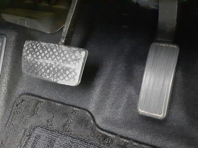 フィット ホーム 保証書/純正 SDナビ/衝突安全装置/車線逸脱防止支援システム/シート ハーフレザー/ヘッドランプ LED/Bluetooth接続/ETC/EBD付ABS/横滑り防止装置/アイドリングストップ(41枚目)