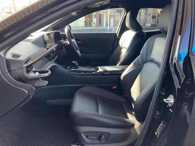 クラウンスポーツ 4WD Z ガラスルーフ/モデリスタエアロ/保証書/純正 SDナビ/デジタルインナーミラー/シートヒーター 前席/全方位モニター/車線逸脱防止支援システム/シート フルレザー/電動バックドア 革シート フルエアロ(5枚目)