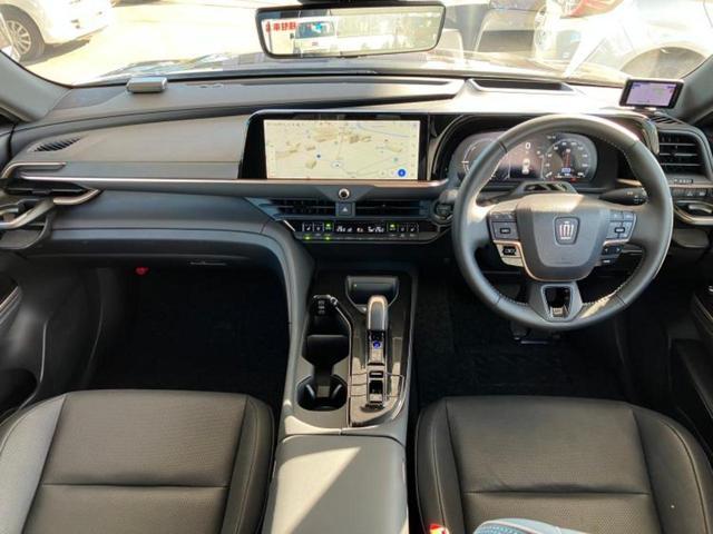 クラウンスポーツ 4WD Z ガラスルーフ/モデリスタエアロ/保証書/純正 SDナビ/デジタルインナーミラー/シートヒーター 前席/全方位モニター/車線逸脱防止支援システム/シート フルレザー/電動バックドア 革シート フルエアロ(8枚目)