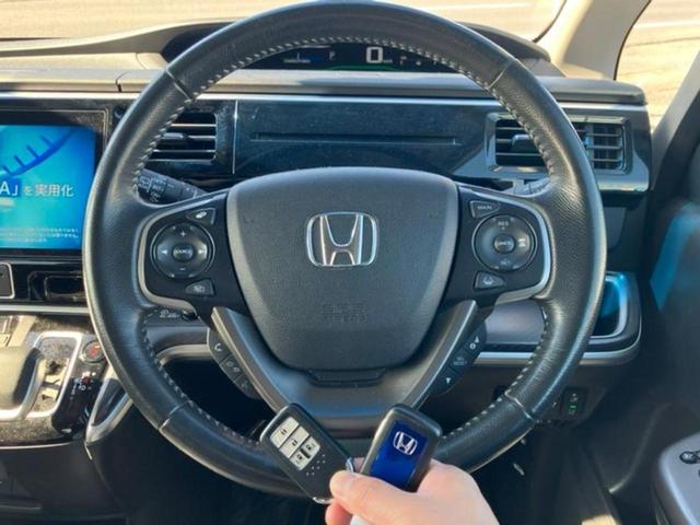 ステップワゴンスパーダ スパーダハイブリッドG・EXホンダセンシング 保証書/純正 10インチ SDナビ/フリップダウンモニター 純正 11.6インチ/ホンダセンシング/両側電動スライドドア/シートヒーター 前席/車線逸脱防止支援システム/シート ハーフレザー ドラレコ(13枚目)