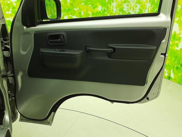 キャリイトラック 4WD KC 保証書/登録済未使用車/EBD付ABS/横滑り防止装置/禁煙車/エアバッグ 運転席/エアバッグ 助手席/パワーウインドウ/パワーステアリング/オートライト/マニュアルエアコン/取扱説明書 4WD(8枚目)