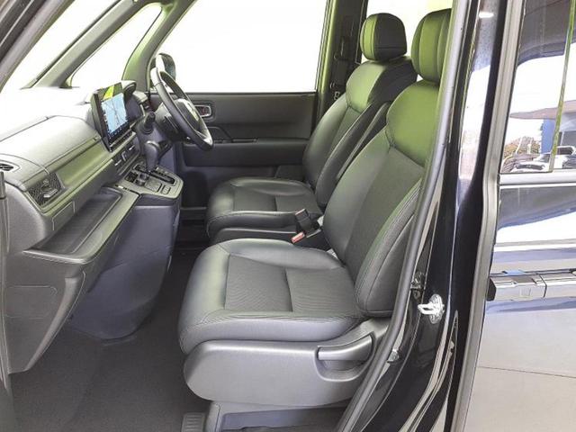 ステップワゴン スパーダ　保証書／純正　１１インチ　ＳＤナビ／フリップダウンモニター　純正　１２．８インチ／衝突安全装置／両側電動スライドドア／車線逸脱防止支援システム／シート　ハーフレザー／電動バックドア　バックカメラ（7枚目）