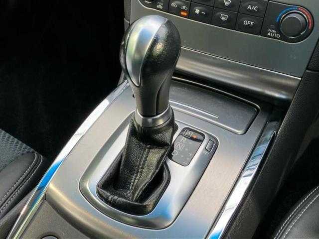 スカイライン ３７０ＧＴ　純正　ＨＤＤナビ／シート　合皮／ＥＴＣ／横滑り防止装置／バックモニター／エアバッグ　運転席／エアバッグ　助手席／ＭＴモード付き／アルミホイール　社外　１９インチ／パワーウインドウ　バックカメラ（16枚目）