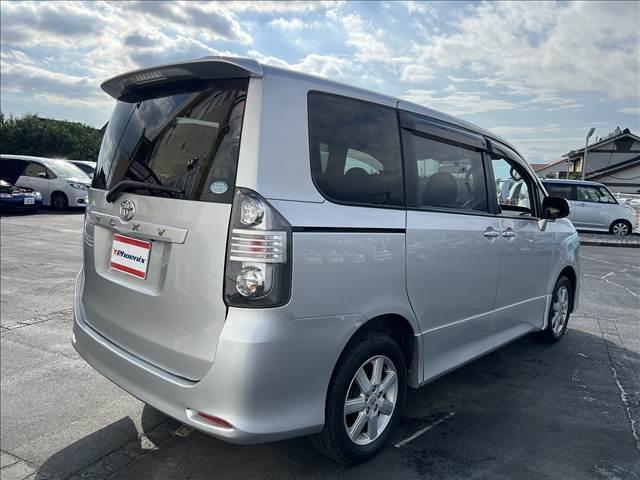 ヴォクシー Ｚ☆４ＷＤ☆ナビ☆バックカメラ☆走行５．６万☆試乗できます☆　☆４ＷＤ☆ナビ☆ＴＶ☆ミュージックサーバー☆ＣＤ／ＤＶＤ☆バックカメラ☆パワースライドドア☆ミラーウインカー☆キセノン☆フォグ☆ビルトインＥＴＣ☆純正１６インチＡＷ☆走行５．６万ｋｍ☆試乗できます☆（6枚目）