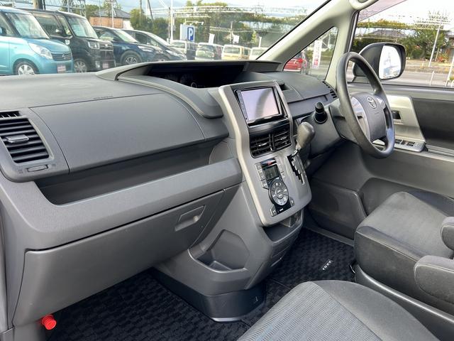 ヴォクシー Ｚ☆４ＷＤ☆ナビ☆バックカメラ☆走行５．６万☆試乗できます☆　☆４ＷＤ☆ナビ☆ＴＶ☆ミュージックサーバー☆ＣＤ／ＤＶＤ☆バックカメラ☆パワースライドドア☆ミラーウインカー☆キセノン☆フォグ☆ビルトインＥＴＣ☆純正１６インチＡＷ☆走行５．６万ｋｍ☆試乗できます☆（54枚目）