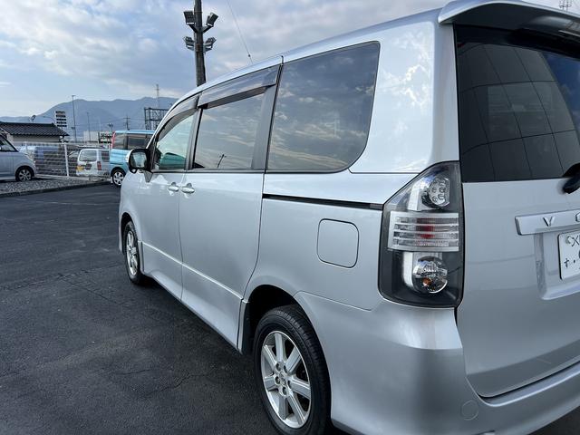 ヴォクシー Ｚ☆４ＷＤ☆ナビ☆バックカメラ☆走行５．６万☆試乗できます☆　☆４ＷＤ☆ナビ☆ＴＶ☆ミュージックサーバー☆ＣＤ／ＤＶＤ☆バックカメラ☆パワースライドドア☆ミラーウインカー☆キセノン☆フォグ☆ビルトインＥＴＣ☆純正１６インチＡＷ☆走行５．６万ｋｍ☆試乗できます☆（65枚目）