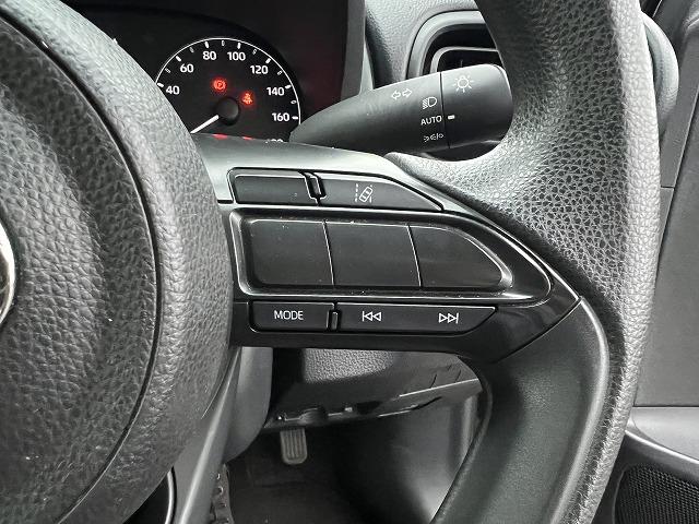 ヤリス Ｘ☆ナビ☆Ｂｌｕｅｔｏｏｔｈ☆走行５．１万☆試乗できます☆　☆ナビ☆ＣＤ／ＤＶＤ☆Ｂｌｕｅｔｏｏｔｈ☆バックカメラ☆トヨタセーフティセンス☆オートライト／ハイビーム☆クリアランスソナー☆ブラインドスポットモニター☆ビルトインＥＴＣ☆走行５．１万ｋｍ☆試乗ＯＫ☆（42枚目）