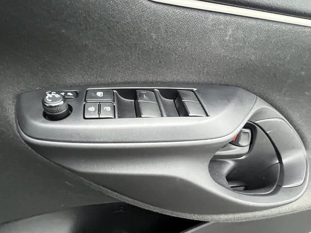 ヤリス Ｘ☆ナビ☆Ｂｌｕｅｔｏｏｔｈ☆走行５．１万☆試乗できます☆　☆ナビ☆ＣＤ／ＤＶＤ☆Ｂｌｕｅｔｏｏｔｈ☆バックカメラ☆トヨタセーフティセンス☆オートライト／ハイビーム☆クリアランスソナー☆ブラインドスポットモニター☆ビルトインＥＴＣ☆走行５．１万ｋｍ☆試乗ＯＫ☆（60枚目）
