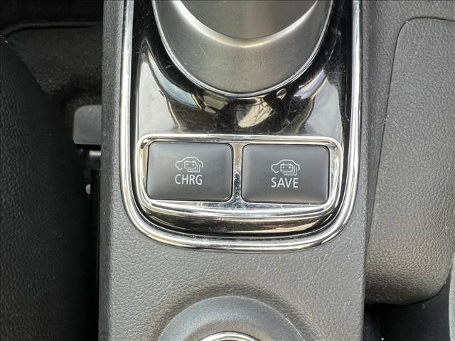 アウトランダーＰＨＥＶ Ｇプレミアムパッケージ☆４ＷＤ☆走行１．６万☆試乗できます☆　☆４ＷＤ☆ナビ☆Ｂｌｕｅｔｏｏｔｈ☆サイド／バックカメラ☆フリップダウンモニター☆レーダークルーズ☆衝突軽減ブレーキ☆キセノン＋オートライト☆前席シートヒーター☆黒革シート☆走行１．６万☆試乗ＯＫ☆（18枚目）