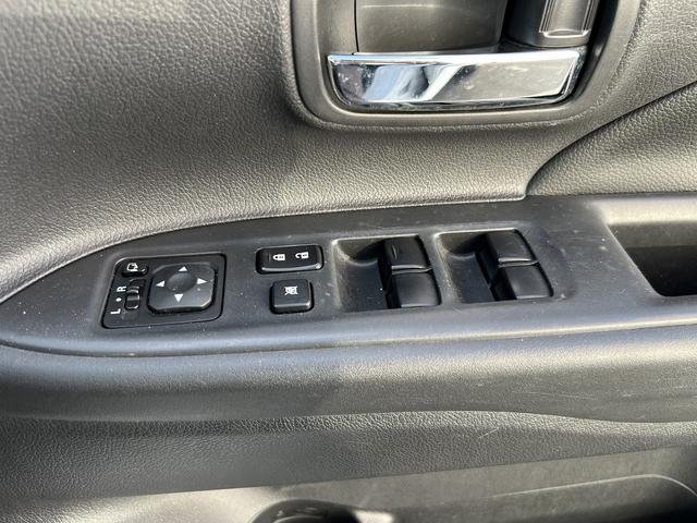 アウトランダーＰＨＥＶ Ｇプレミアムパッケージ☆４ＷＤ☆走行１．６万☆試乗できます☆　☆４ＷＤ☆ナビ☆Ｂｌｕｅｔｏｏｔｈ☆サイド／バックカメラ☆フリップダウンモニター☆レーダークルーズ☆衝突軽減ブレーキ☆キセノン＋オートライト☆前席シートヒーター☆黒革シート☆走行１．６万☆試乗ＯＫ☆（71枚目）