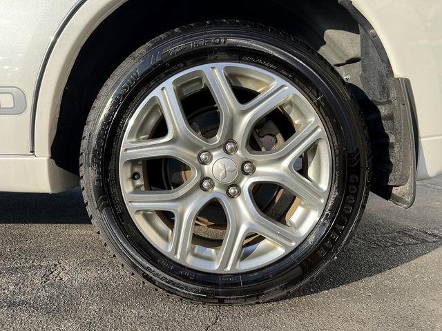 アウトランダーＰＨＥＶ Ｇプレミアムパッケージ☆４ＷＤ☆走行１．６万☆試乗できます☆　☆４ＷＤ☆ナビ☆Ｂｌｕｅｔｏｏｔｈ☆サイド／バックカメラ☆フリップダウンモニター☆レーダークルーズ☆衝突軽減ブレーキ☆キセノン＋オートライト☆前席シートヒーター☆黒革シート☆走行１．６万☆試乗ＯＫ☆（75枚目）