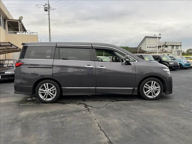 エルグランド ３５０ハイウェイスターブラックレザー☆ナビ☆走行３．９万☆　☆ナビ☆ＴＶ☆Ｂｌｕｅｔｏｏｔｈ☆両側電動ドア☆パワーバックドア☆ビルトインＥＴＣ☆黒本革シート☆前席シートヒーター／パワーシート☆オットマン☆スマートキー☆プッシュスタート☆走行３．９万☆試乗ＯＫ☆（5枚目）