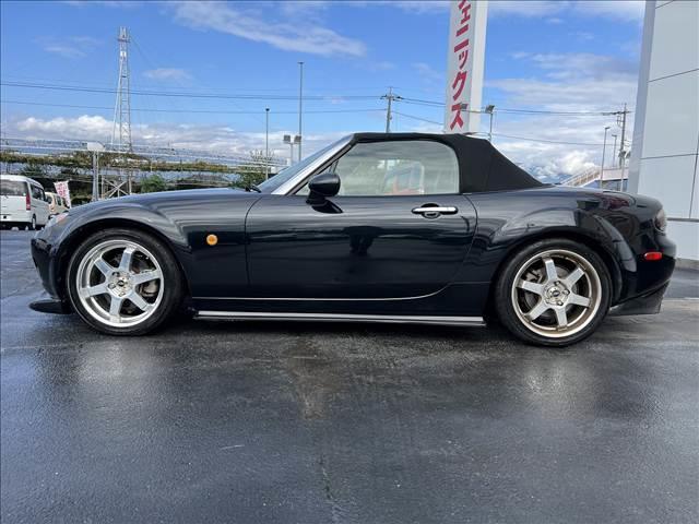 ロードスター 限定車３ｒｄジェネレーションリミテッド☆国内５００台限定☆　☆国内５００台限定車☆６速ＭＴ☆オープン☆キセノンライト☆フォグライト☆ステアリモコン☆ＥＴＣ☆本革シート☆ＴＥＩＮ車高調☆ＡｕｔｏＥｘｅマフラー☆ＪｅｔＳｔｒｅａｍフルエアロ☆ＳＡＬＩＴＡ１７ＡＷ☆（9枚目）