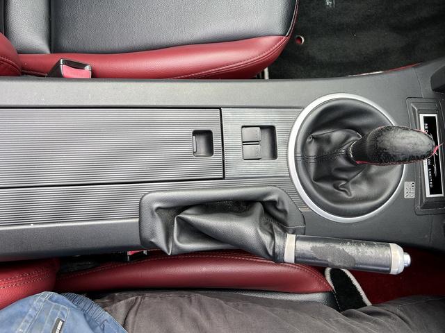 ロードスター 限定車３ｒｄジェネレーションリミテッド☆国内５００台限定☆　☆国内５００台限定車☆６速ＭＴ☆オープン☆キセノンライト☆フォグライト☆ステアリモコン☆ＥＴＣ☆本革シート☆ＴＥＩＮ車高調☆ＡｕｔｏＥｘｅマフラー☆ＪｅｔＳｔｒｅａｍフルエアロ☆ＳＡＬＩＴＡ１７ＡＷ☆（59枚目）