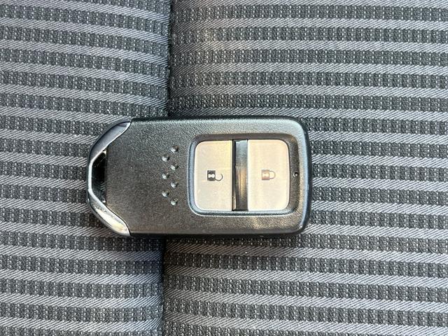 フィットハイブリッド ハイブリッドＬホンダセンシング☆走行４．０万☆試乗ＯＫ☆　☆ナビ☆Ｂｌｕｅｔｏｏｔｈ☆バックカメラ☆ホンダセンシング☆アダプティブクルーズ☆ＬＥＤヘッドライト☆ワイパーデアイサー☆ビルトインＥＴＣ☆プッシュスタート☆前後ドラレコ☆走行４．０万ｋｍ☆試乗ＯＫ☆（80枚目）