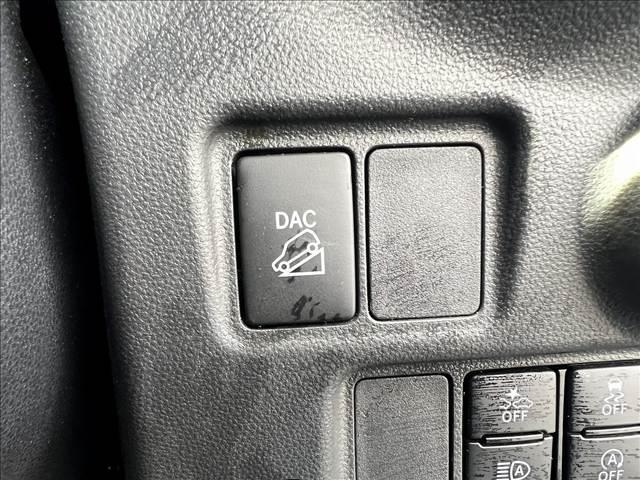 ピクシスジョイ C G SA3☆4WD☆ナビ☆走行4.0万☆試乗できます☆ ☆4WD☆ナビ☆Bluetooth☆スマートアシスト3☆LEDヘッドライト&フォグ☆オートハイビーム☆ダウンヒルアシストコントロール☆エンジンスターター☆ドライブレコーダー☆走行4.0万☆試乗OK☆(18枚目)