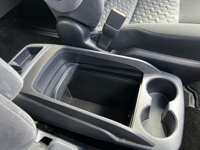 ヴェルファイア 2.5Z☆4WD☆9インチナビ☆ビルトインETC☆試乗OK☆ ☆4WD☆9インチナビ☆Bluetooth☆F/Bカメラ☆両側電動ドア☆後席モニター☆クリアランスソナー☆LEDライト☆電動パーキング☆オートブレーキホールド☆ドラレコ☆ビルトインETC☆試乗OK☆(70枚目)