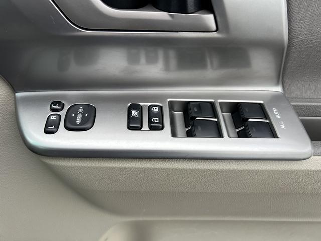 ノア G☆4WD☆ナビ☆F/S/Bカメラ☆両側電動ドア☆試乗OK☆ ☆4WD☆ナビ☆フロント/サイド/バックカメラ☆両側電動ドア☆キセノン+オートライト☆フォグ☆クルーズコントロール☆ビルトインETC☆コーナーセンサー☆AC100V電源☆ドライブレコーダー☆試乗OK☆(63枚目)