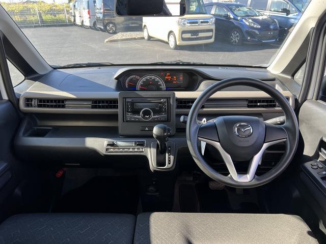 ☆純正オーディオ☆ＣＤ／ＡＵＸ／Ｂｌｕｅｔｏｏｔｈ／ＵＳＢ☆アイドリングストップ☆オートライト☆横滑り防止機能☆オートエアコン☆運転席シートヒーター☆電格ドアミラー☆キーレス☆走行２．８万☆試乗ＯＫ☆