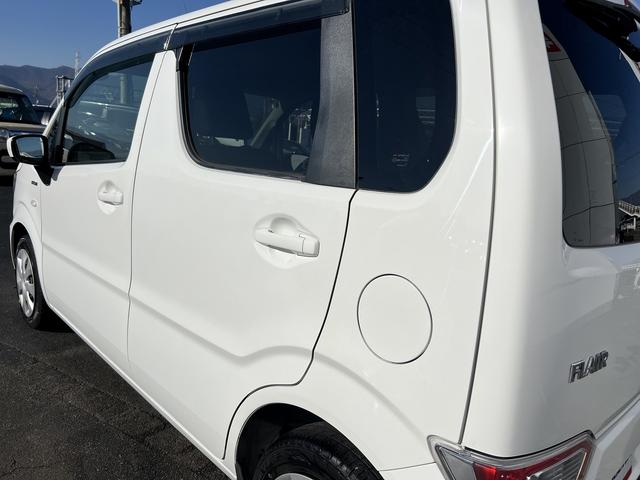 ☆純正オーディオ☆ＣＤ／ＡＵＸ／Ｂｌｕｅｔｏｏｔｈ／ＵＳＢ☆アイドリングストップ☆オートライト☆横滑り防止機能☆オートエアコン☆運転席シートヒーター☆電格ドアミラー☆キーレス☆走行２．８万☆試乗ＯＫ☆