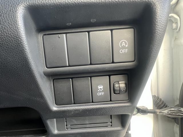 ☆純正オーディオ☆ＣＤ／ＡＵＸ／Ｂｌｕｅｔｏｏｔｈ／ＵＳＢ☆アイドリングストップ☆オートライト☆横滑り防止機能☆オートエアコン☆運転席シートヒーター☆電格ドアミラー☆キーレス☆走行２．８万☆試乗ＯＫ☆