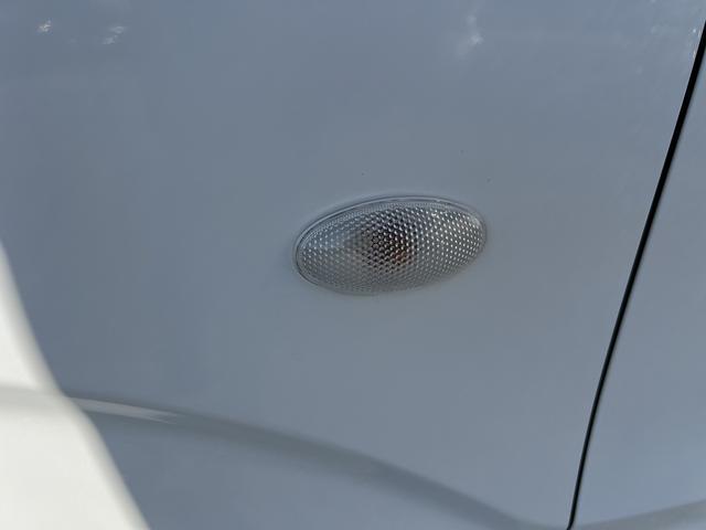 ☆純正オーディオ☆ＣＤ／ＡＵＸ／Ｂｌｕｅｔｏｏｔｈ／ＵＳＢ☆アイドリングストップ☆オートライト☆横滑り防止機能☆オートエアコン☆運転席シートヒーター☆電格ドアミラー☆キーレス☆走行２．８万☆試乗ＯＫ☆