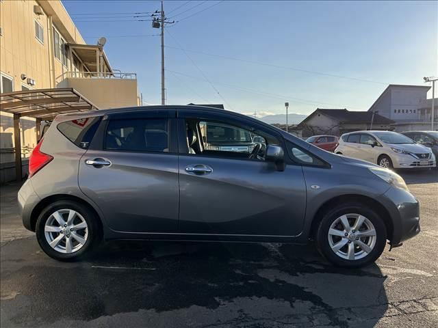 ノート メダリスト☆ナビ☆アラウンドビューモニター☆走行３．６万☆　☆ナビ☆ＴＶ☆Ｂｌｕｅｔｏｏｔｈ☆アラウンドビューモニター☆ハーフレザーシート☆ＬＥＤヘッドライト☆オートライト☆アイドリングストップ☆ＥＴＣ☆スマートキー☆プッシュスタート☆走行３．６万☆試乗ＯＫ☆（5枚目）