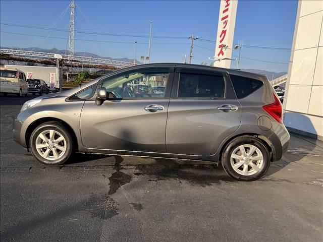 ノート メダリスト☆ナビ☆アラウンドビューモニター☆走行３．６万☆　☆ナビ☆ＴＶ☆Ｂｌｕｅｔｏｏｔｈ☆アラウンドビューモニター☆ハーフレザーシート☆ＬＥＤヘッドライト☆オートライト☆アイドリングストップ☆ＥＴＣ☆スマートキー☆プッシュスタート☆走行３．６万☆試乗ＯＫ☆（9枚目）