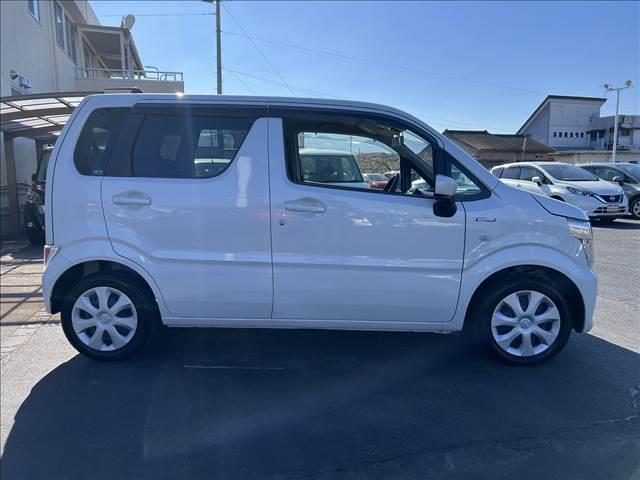 ☆ケンウッドナビ☆ＣＤ／ＤＶＤ☆ＴＶ☆Ｂｌｕｅｔｏｏｔｈ☆電動格納ミラー☆ヘッドライトレベライザー☆アイドリングストップ☆横滑り防止☆運転席シートヒーター☆キーレス☆走行４．７万ｋｍ☆試乗できます☆