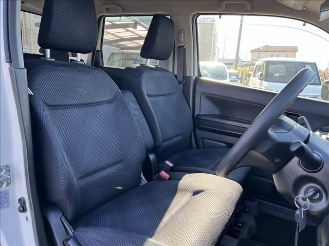 ☆ケンウッドナビ☆ＣＤ／ＤＶＤ☆ＴＶ☆Ｂｌｕｅｔｏｏｔｈ☆電動格納ミラー☆ヘッドライトレベライザー☆アイドリングストップ☆横滑り防止☆運転席シートヒーター☆キーレス☆走行４．７万ｋｍ☆試乗できます☆