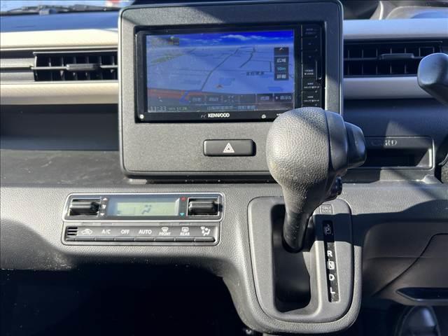 ☆ケンウッドナビ☆ＣＤ／ＤＶＤ☆ＴＶ☆Ｂｌｕｅｔｏｏｔｈ☆電動格納ミラー☆ヘッドライトレベライザー☆アイドリングストップ☆横滑り防止☆運転席シートヒーター☆キーレス☆走行４．７万ｋｍ☆試乗できます☆