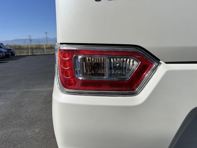 ☆ケンウッドナビ☆ＣＤ／ＤＶＤ☆ＴＶ☆Ｂｌｕｅｔｏｏｔｈ☆電動格納ミラー☆ヘッドライトレベライザー☆アイドリングストップ☆横滑り防止☆運転席シートヒーター☆キーレス☆走行４．７万ｋｍ☆試乗できます☆