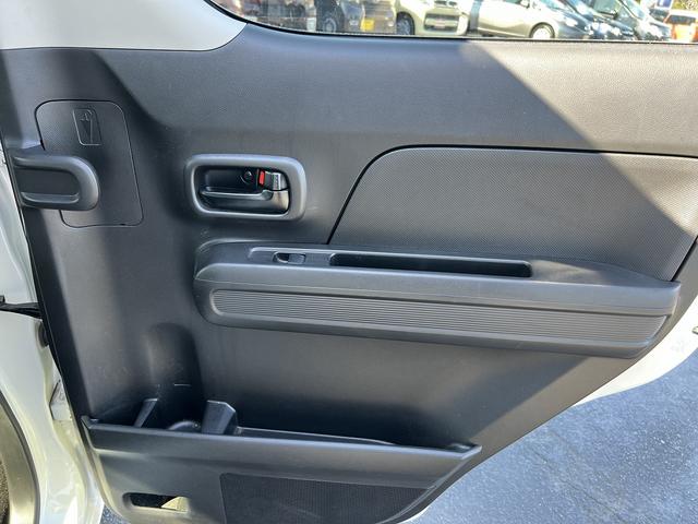 ☆ケンウッドナビ☆ＣＤ／ＤＶＤ☆ＴＶ☆Ｂｌｕｅｔｏｏｔｈ☆電動格納ミラー☆ヘッドライトレベライザー☆アイドリングストップ☆横滑り防止☆運転席シートヒーター☆キーレス☆走行４．７万ｋｍ☆試乗できます☆