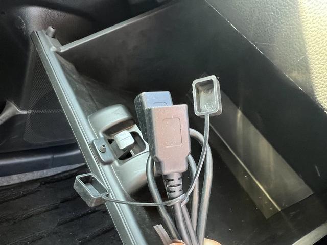 ☆ケンウッドナビ☆ＣＤ／ＤＶＤ☆ＴＶ☆Ｂｌｕｅｔｏｏｔｈ☆電動格納ミラー☆ヘッドライトレベライザー☆アイドリングストップ☆横滑り防止☆運転席シートヒーター☆キーレス☆走行４．７万ｋｍ☆試乗できます☆