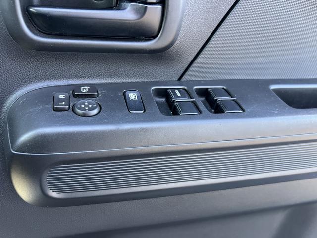 ☆ケンウッドナビ☆ＣＤ／ＤＶＤ☆ＴＶ☆Ｂｌｕｅｔｏｏｔｈ☆電動格納ミラー☆ヘッドライトレベライザー☆アイドリングストップ☆横滑り防止☆運転席シートヒーター☆キーレス☆走行４．７万ｋｍ☆試乗できます☆