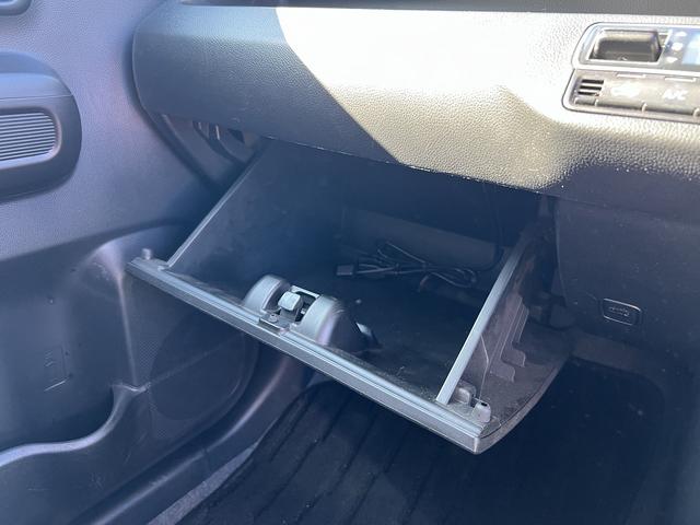 ☆ケンウッドナビ☆ＣＤ／ＤＶＤ☆ＴＶ☆Ｂｌｕｅｔｏｏｔｈ☆電動格納ミラー☆ヘッドライトレベライザー☆アイドリングストップ☆横滑り防止☆運転席シートヒーター☆キーレス☆走行４．７万ｋｍ☆試乗できます☆