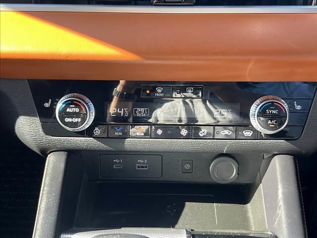 アウトランダーＰＨＥＶ Ｐ　マイパイロット☆４ＷＤ☆９インチナビ☆走行４．５万ｋｍ☆　☆４ＷＤ☆９インチナビ☆Ｂｌｕｅｔｏｏｔｈ☆マルチアラウンドモニター☆マイパイロット☆本革シート／パワーシート／メモリーシート／シートヒーター☆パワーバックドア☆ワイヤレス充電器☆ＬＥＤヘッドライト☆（15枚目）