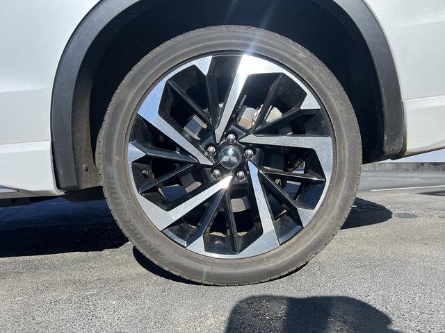 アウトランダーＰＨＥＶ Ｐ　マイパイロット☆４ＷＤ☆９インチナビ☆走行４．５万ｋｍ☆　☆４ＷＤ☆９インチナビ☆Ｂｌｕｅｔｏｏｔｈ☆マルチアラウンドモニター☆マイパイロット☆本革シート／パワーシート／メモリーシート／シートヒーター☆パワーバックドア☆ワイヤレス充電器☆ＬＥＤヘッドライト☆（24枚目）