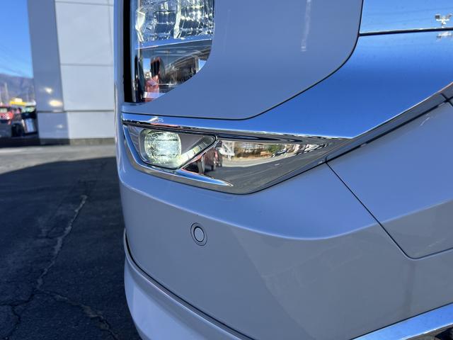 アウトランダーＰＨＥＶ Ｐ　マイパイロット☆４ＷＤ☆９インチナビ☆走行４．５万ｋｍ☆　☆４ＷＤ☆９インチナビ☆Ｂｌｕｅｔｏｏｔｈ☆マルチアラウンドモニター☆マイパイロット☆本革シート／パワーシート／メモリーシート／シートヒーター☆パワーバックドア☆ワイヤレス充電器☆ＬＥＤヘッドライト☆（31枚目）