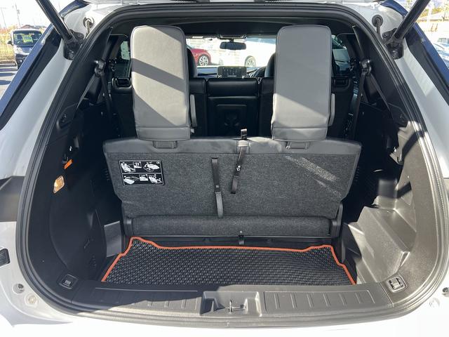 アウトランダーＰＨＥＶ Ｐ　マイパイロット☆４ＷＤ☆９インチナビ☆走行４．５万ｋｍ☆　☆４ＷＤ☆９インチナビ☆Ｂｌｕｅｔｏｏｔｈ☆マルチアラウンドモニター☆マイパイロット☆本革シート／パワーシート／メモリーシート／シートヒーター☆パワーバックドア☆ワイヤレス充電器☆ＬＥＤヘッドライト☆（32枚目）