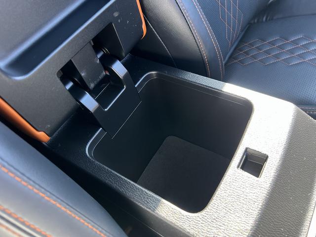 アウトランダーＰＨＥＶ Ｐ　マイパイロット☆４ＷＤ☆９インチナビ☆走行４．５万ｋｍ☆　☆４ＷＤ☆９インチナビ☆Ｂｌｕｅｔｏｏｔｈ☆マルチアラウンドモニター☆マイパイロット☆本革シート／パワーシート／メモリーシート／シートヒーター☆パワーバックドア☆ワイヤレス充電器☆ＬＥＤヘッドライト☆（35枚目）