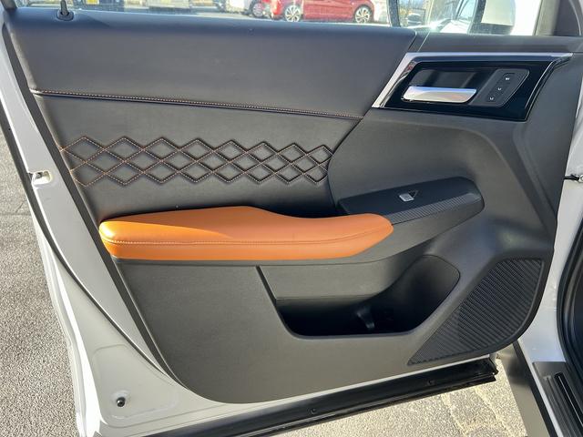 アウトランダーＰＨＥＶ Ｐ　マイパイロット☆４ＷＤ☆９インチナビ☆走行４．５万ｋｍ☆　☆４ＷＤ☆９インチナビ☆Ｂｌｕｅｔｏｏｔｈ☆マルチアラウンドモニター☆マイパイロット☆本革シート／パワーシート／メモリーシート／シートヒーター☆パワーバックドア☆ワイヤレス充電器☆ＬＥＤヘッドライト☆（38枚目）