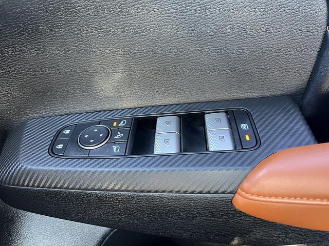 アウトランダーＰＨＥＶ Ｐ　マイパイロット☆４ＷＤ☆９インチナビ☆走行４．５万ｋｍ☆　☆４ＷＤ☆９インチナビ☆Ｂｌｕｅｔｏｏｔｈ☆マルチアラウンドモニター☆マイパイロット☆本革シート／パワーシート／メモリーシート／シートヒーター☆パワーバックドア☆ワイヤレス充電器☆ＬＥＤヘッドライト☆（40枚目）